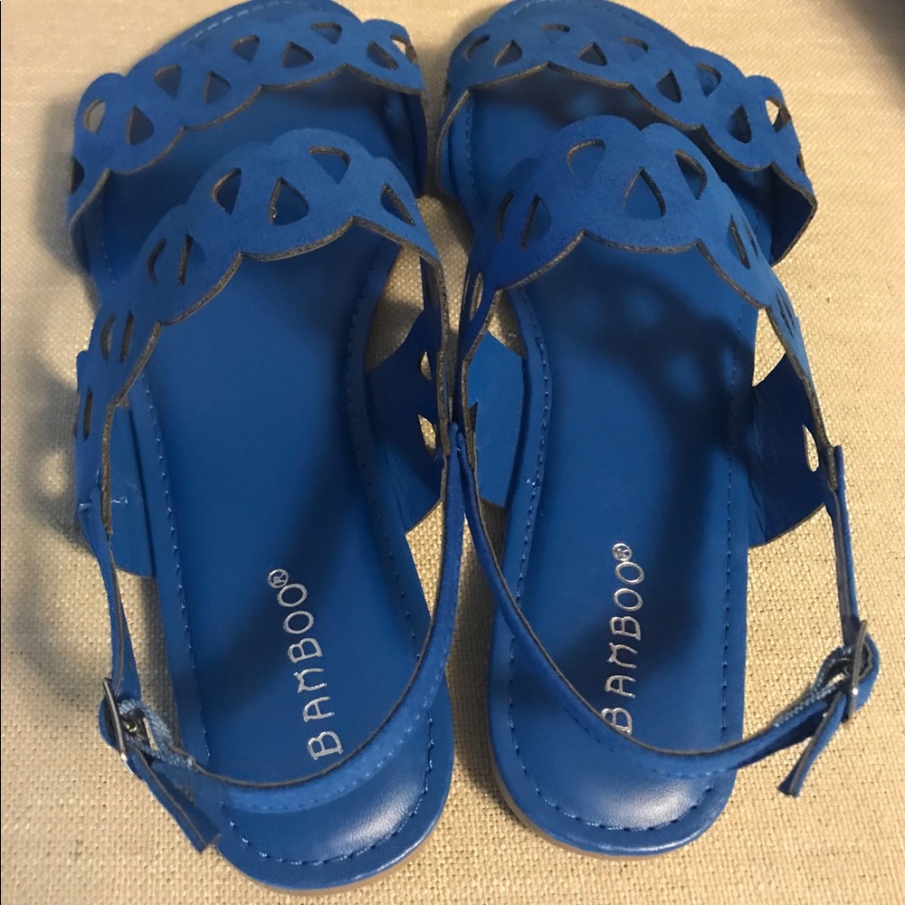 Sandals - Picture 2 of 3